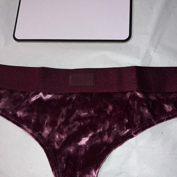 (M) UNISEX Victoria’s Secret VELVET THONG UNDERWEAR - Picture 7 of 14